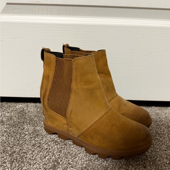 Sorel Tan Ankle Boots - Picture 2 of 3
